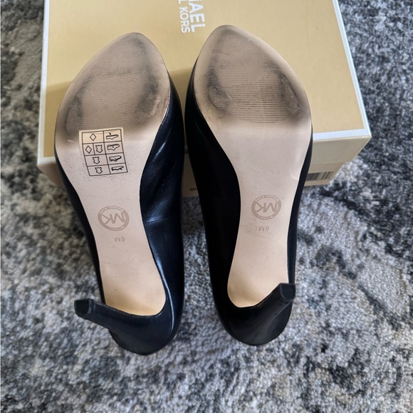 Michael Kors Hamilton Pumps 6M - Picture 5 of 8